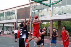 古城煤矿：篮球架起友谊桥
