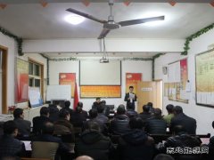 下石节煤矿“百日安全 团员青年在行动”安全宣传进区队到班组