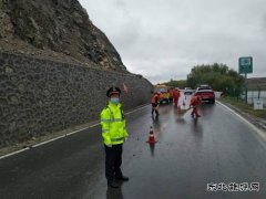 阿勒泰执法支队富蕴执法大队：风雨无阻 联合抢险保畅通
