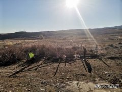 哈巴河执法大队：齐心拆除穿越涵洞管道 协力保障公路安全