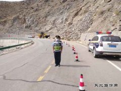 富蕴执法大队：节日我在岗 排隐患保畅通