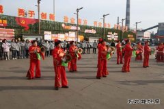 潞安焦化：春回大地暖意浓 社火表演闹元宵