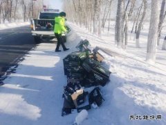 哈巴河执法大队：及时清除路面杂物保障群众出行安全